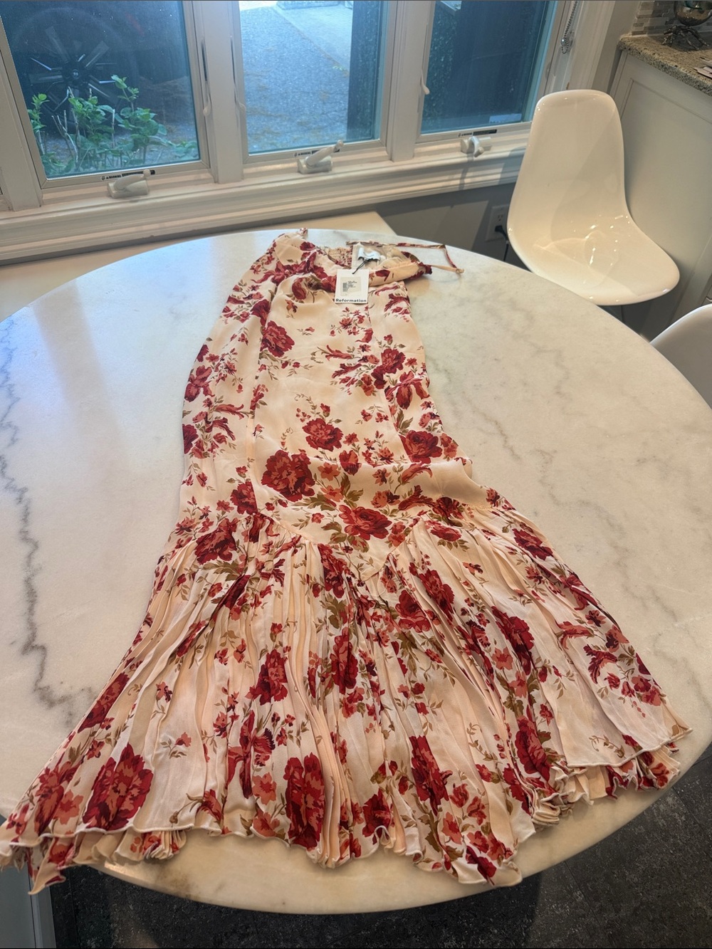 NWT Reformation Aiko in La belle Cream Maxi Dress with Red Floral Print - Picture 6 of 9